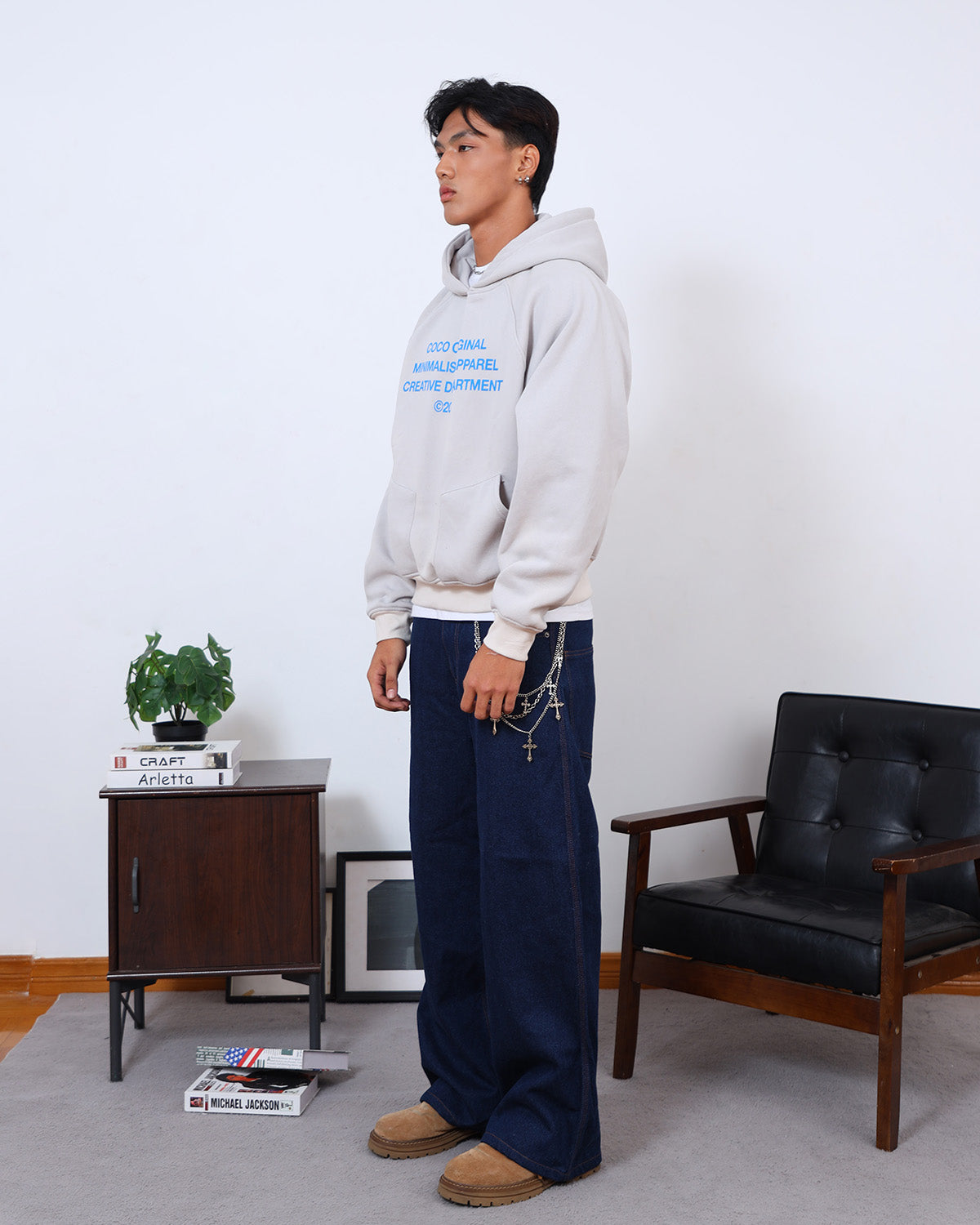 Minimalist Capsule - Lookbook Image 9